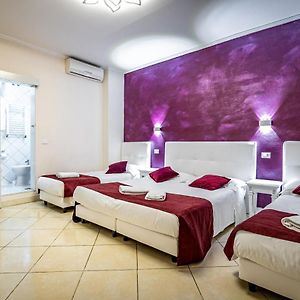 Habitación Familiar Estándar con 2 Camas Individuales